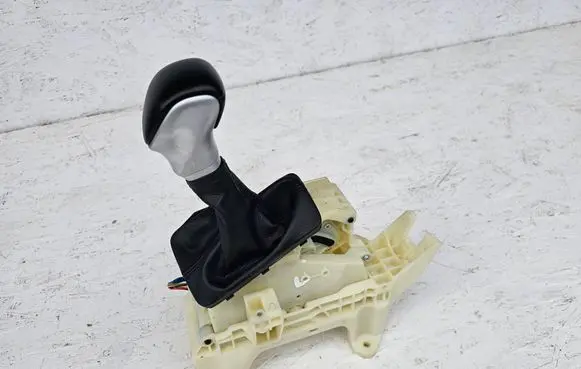 KIA Pro Cee'd III Gear shifter/selector M6210QHZ