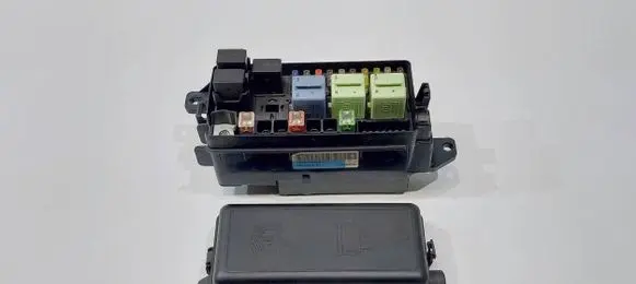 Mini One - Cooper Clubman R55 Fuse module 9240943
