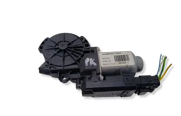 Hyundai ix35 Front door window regulator motor 402389C 440850C 403951A8