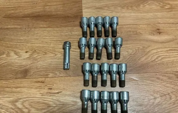 Alfa Romeo 147 Nuts/bolts 