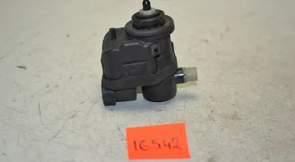 Nissan Almera N16 Headlight level adjustment motor 007878