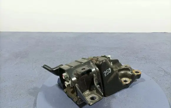 Hyundai i20 (PB PBT) Gearbox mounting bracket 21832-Q0000