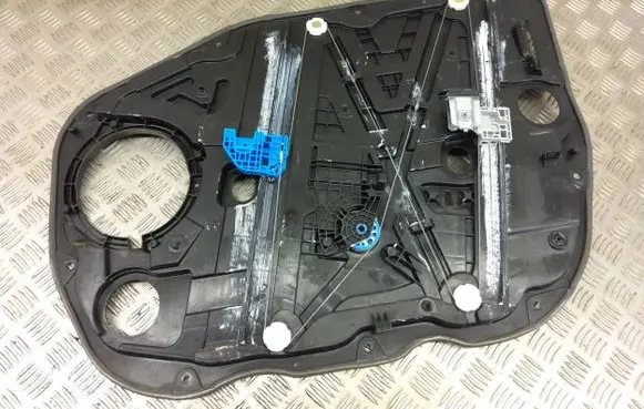 KIA Niro Front door manual window regulator 82470G5110