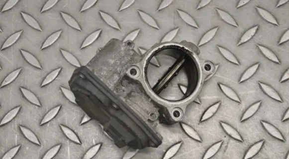 BMW 5 F10 F11 Throttle valve 7810752