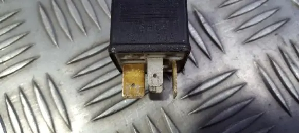Audi A8 S8 D2 4D Other relay 443951253s 899556