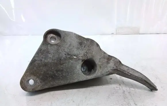 Opel Astra J Engine mounting bracket 13365327