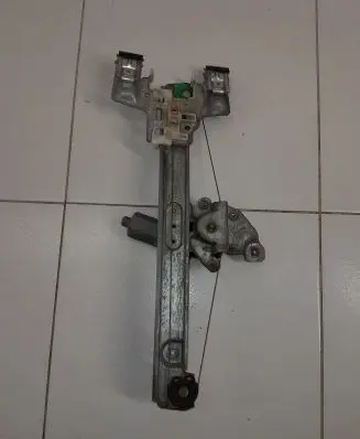 Chrysler 300 - 300C Rear door window regulator with motor 05065472 992734101