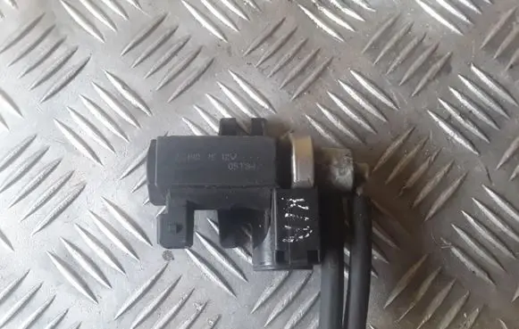 KIA Carens I Turbo solenoid valve 72190316