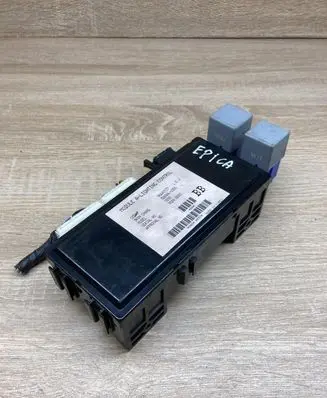 Chevrolet Epica Fuse module 5268AL1000 94580702
