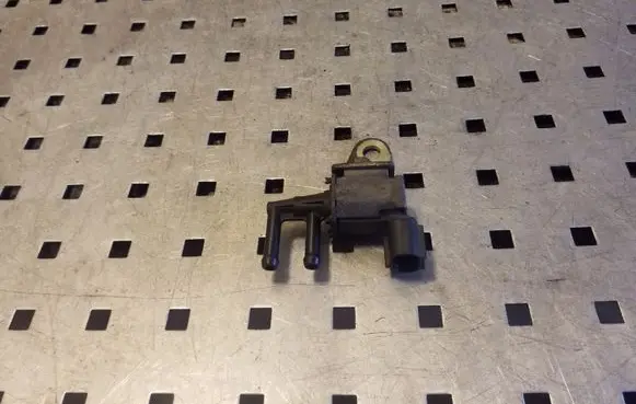 Subaru Outback Vacuum valve K5T48479