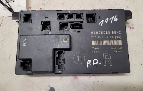 Mercedes-Benz E W211 Door control unit/module 2118707226