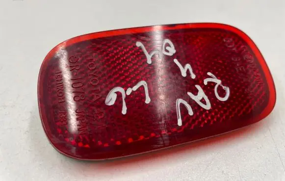 Toyota RAV 4 (XA20) Rear tail light reflector R1078