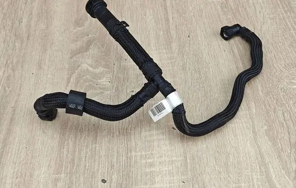 BMW 8 G16 Fuel line pipe 8571673