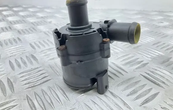 Volkswagen PASSAT B8 Electric auxiliary coolant/water pump 5C0965561