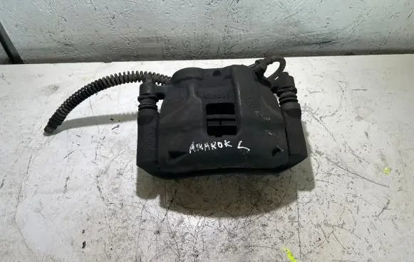 Volkswagen Amarok Front brake caliper