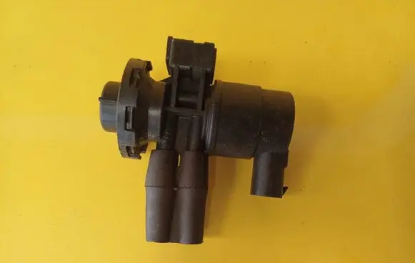 Chrysler Neon I Turbo solenoid valve 4669475