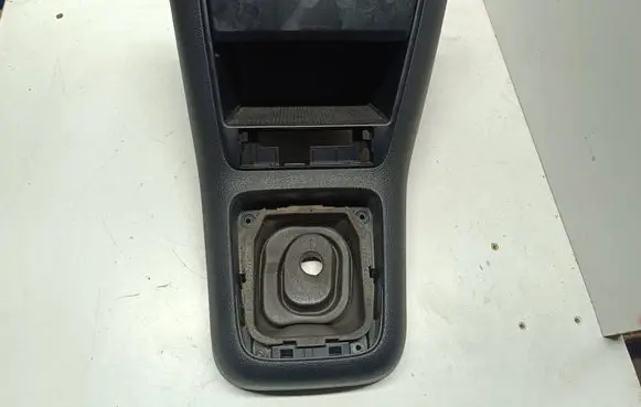 Volkswagen Tiguan Center console 5N1863476A