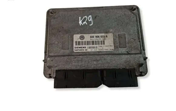 Volkswagen Polo V 6R Engine control unit/module 03E906033R 5WP4422402