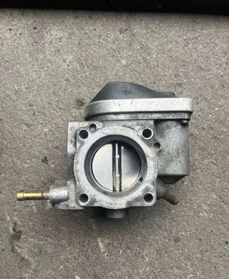 Volkswagen PASSAT B4 Throttle valve 06B133062L