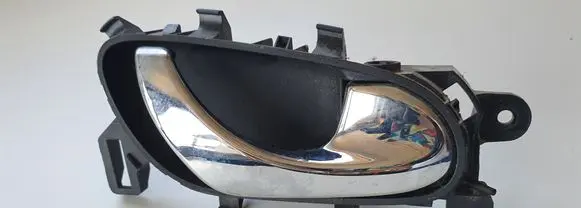 Nissan Qashqai Front door interior handle