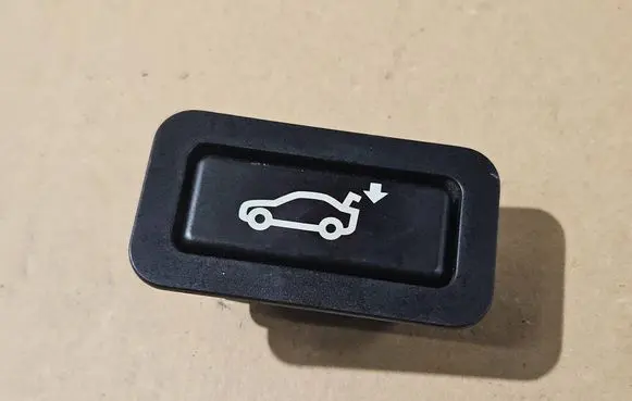 BMW 5 E60 E61 Tailgate/boot open switch button 8375580