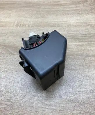Volkswagen PASSAT B6 Fuse module 1219539