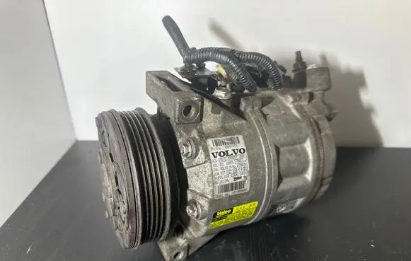 Volvo XC60 Air conditioning (A/C) compressor (pump) 36001373 8708581 Z0005702D