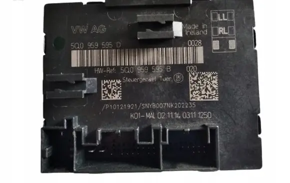 Volkswagen PASSAT B8 Door control unit/module 5Q0959595D