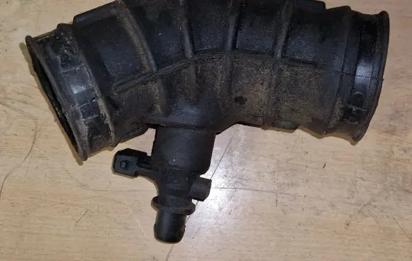 Volvo V70 Intercooler hose/pipe 90636854