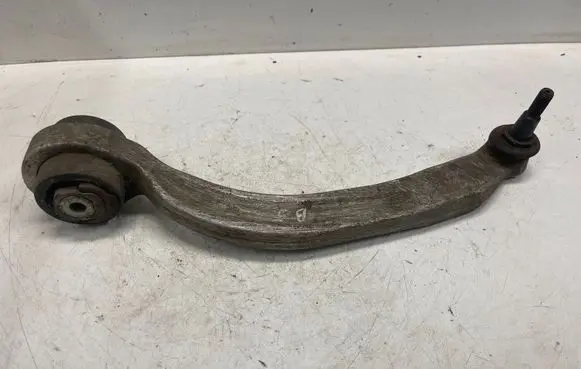 Volkswagen PASSAT B5 Front lower control arm/wishbone
