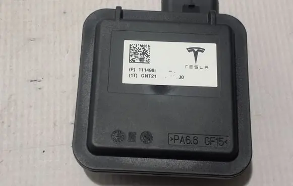Tesla Model 3 Other control units/modules 1114984