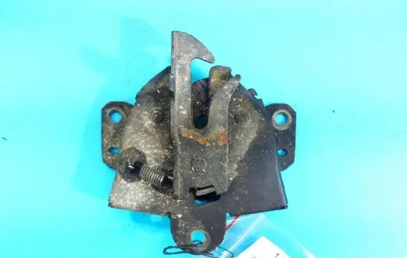 Engine bonnet/hood lock/catch