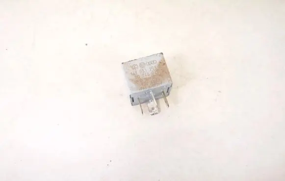 Volkswagen Golf V Other relay 141951253b 20240072