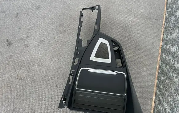 BMW 1 F20 F21 Other center console (tunnel) element 83374899 06112018 2593622388