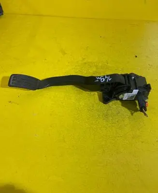 Peugeot 308 Accelerator throttle pedal RZ5R7P1K8