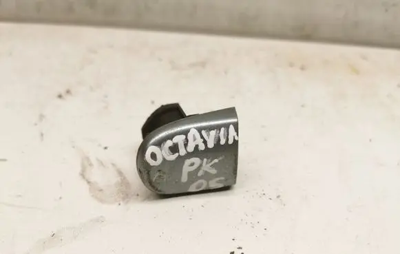 Skoda Octavia Mk2 (1Z) Front door handle cover 