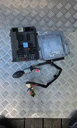 Citroen C8 Engine ECU kit and lock set 0281011779 9654695380