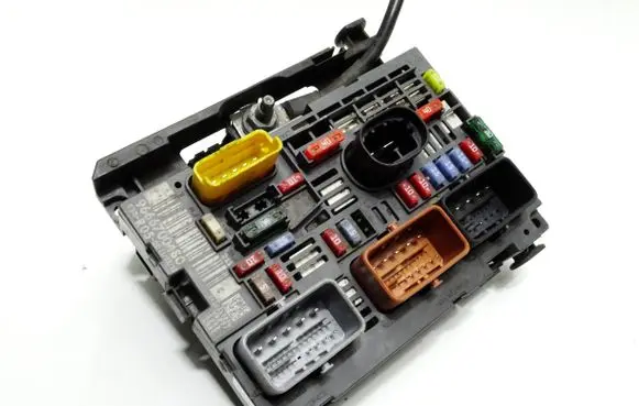 Citroen Nemo Fuse module 9666700480