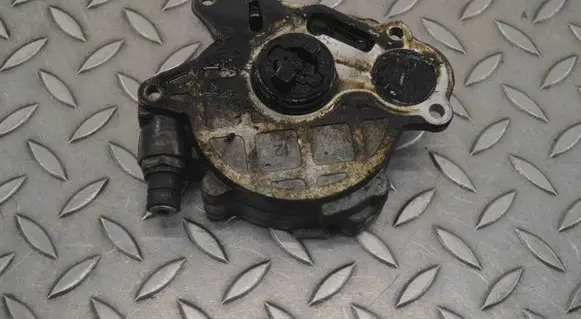 Volkswagen Polo V 6R Vacuum pump 03L145100F