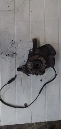 Hyundai Santa Fe Front wheel hub spindle knuckle