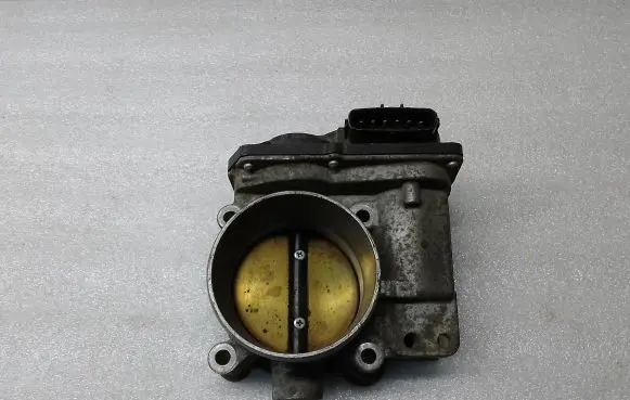 Volvo C70 Throttle valve 30711551 3J020541