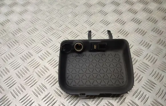 Toyota RAV 4 (XA50) USB socket connector 5881342040 8619042031