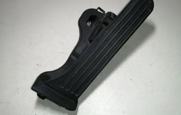 Volkswagen PASSAT B6 Accelerator throttle pedal 1K1721503L