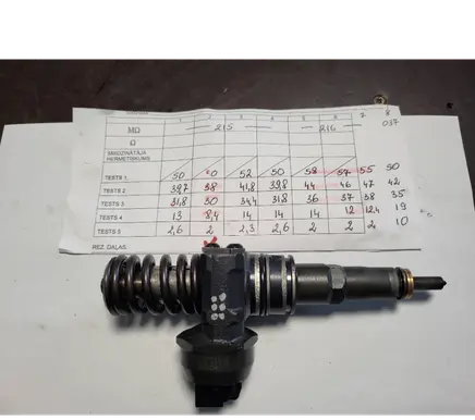 Skoda Octavia Mk2 (1Z) Fuel injector 0414720216 038130873BA