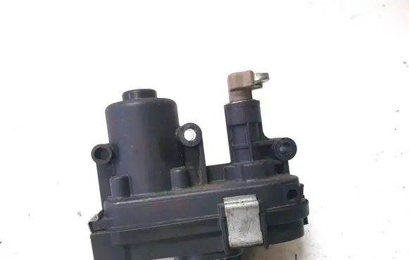 Opel Insignia A Intake manifold valve actuator/motor TMS2