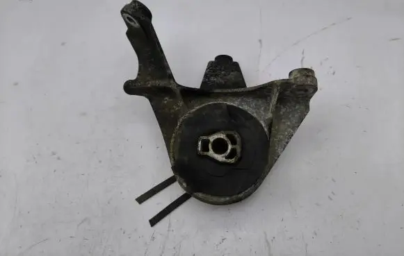 Opel Antara Engine mount bracket