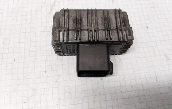 Opel Sintra Glow plug pre-heat relay 09132691
