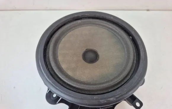 Audi A3 S3 A3 Sportback 8P Front door speaker 8P0035411B 7606500214