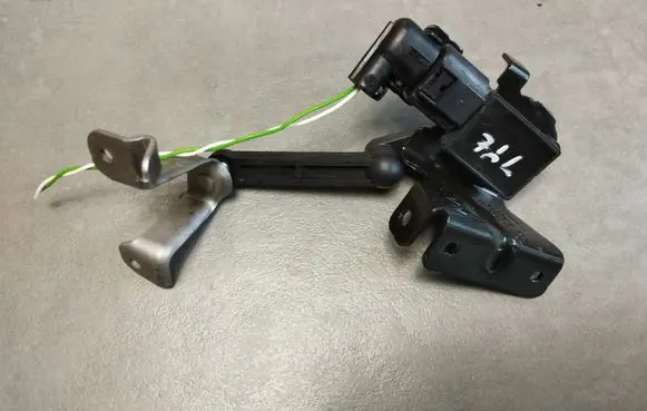 Cupra Formentor Rear height level sensor lever 5WA512521