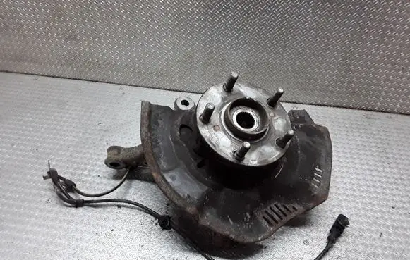 Toyota Auris 150 Front wheel hub spindle knuckle